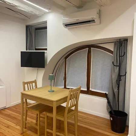 Elena S Navigli 아파트 *